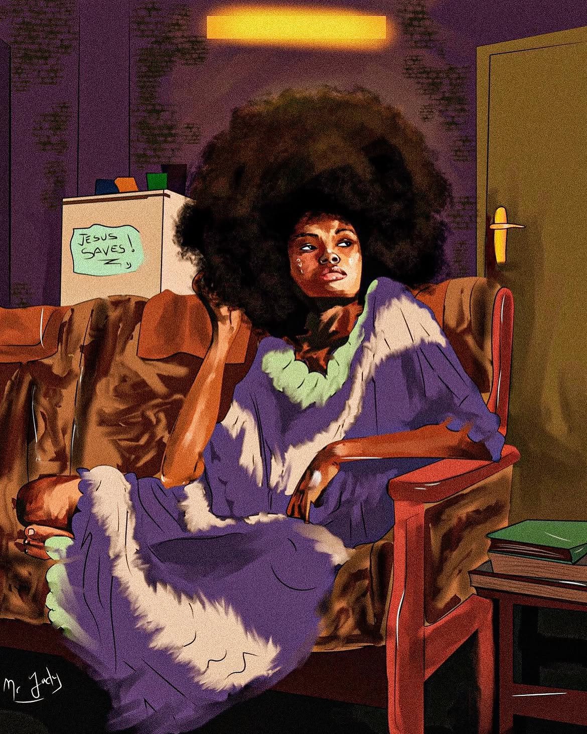 Ada GlamZ : femme à la grande coiffure afro en robe violette, assise dans un fauteuil